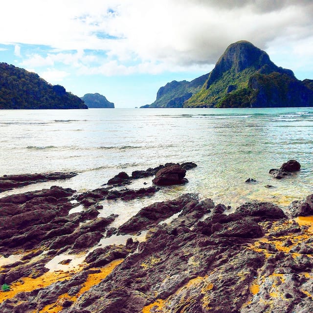 Stunning Islands - Palawan Travel Guide