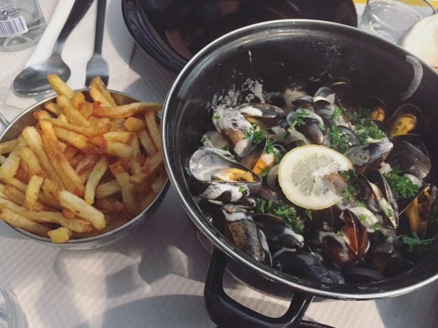 You MUST find mussels while in Bordeaux - A Guide to Bordeaux 
